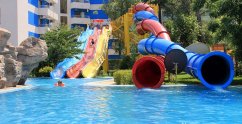 בורגס 4 לילות במלון 4* ע"ב חצי פנסיון עם פארק מים מטורף וקזינו רק €199 בהרכב זוגי!